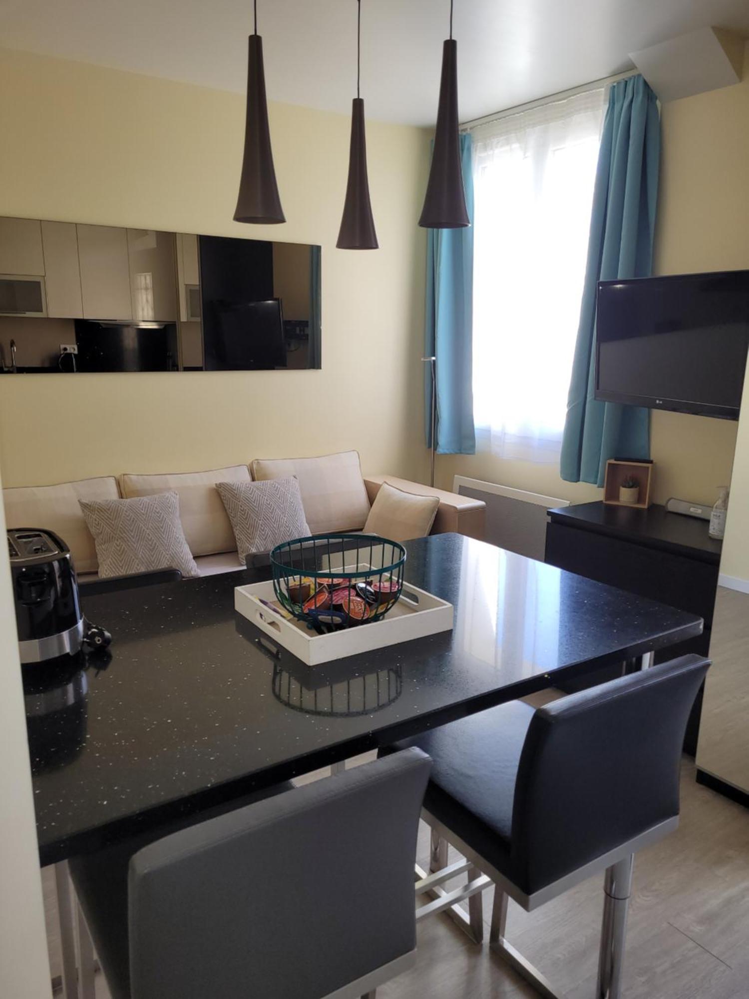 Apartment Paris Par Metro 4 - Rer B - Calme - Patio Prive *