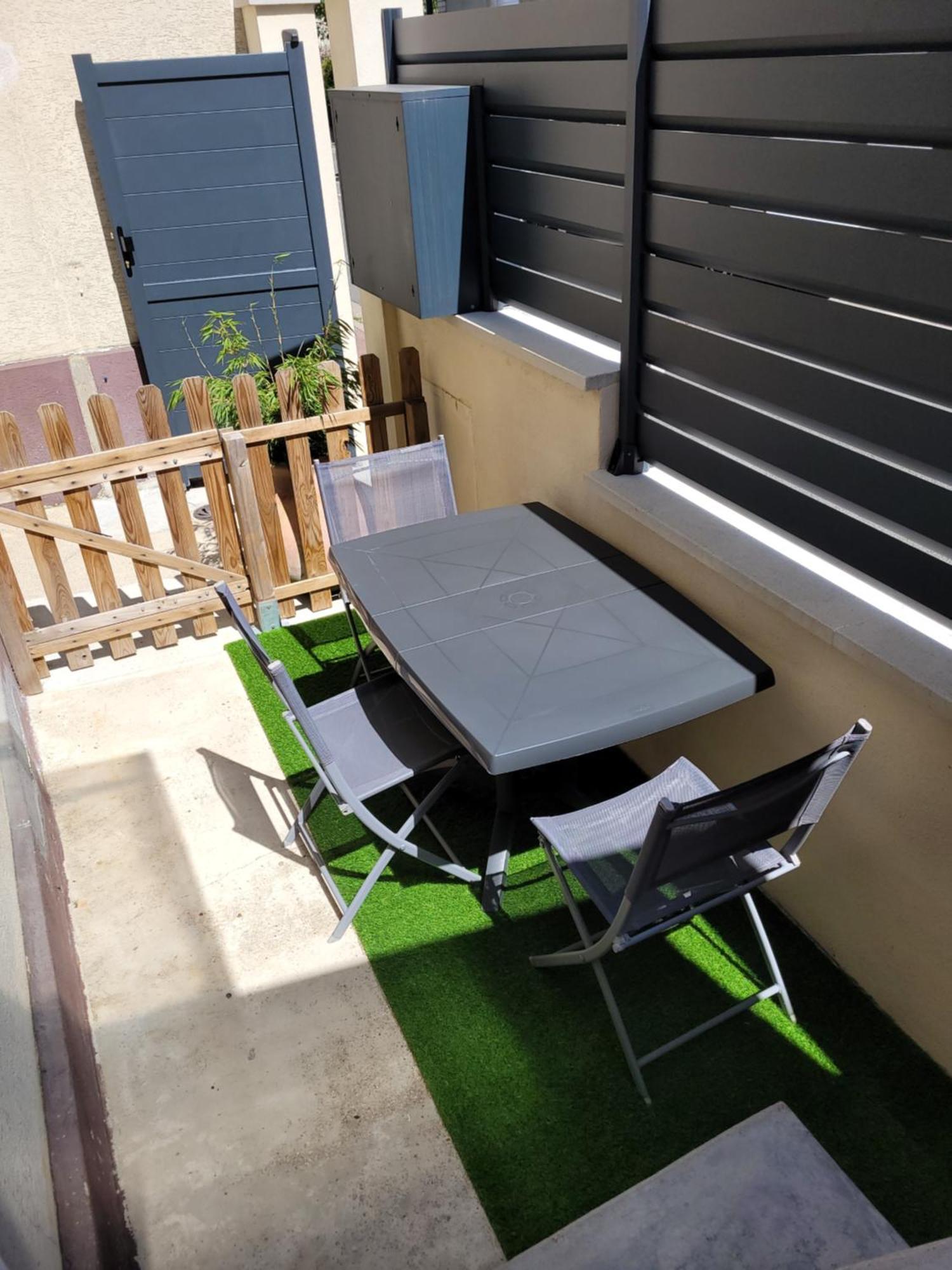 Paris Par Metro 4 - Rer B - Calme - Patio Prive Apartment *